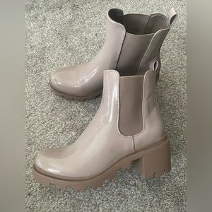 Roonie Chelsea booties 7.5